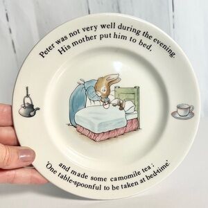 Wedgwood England Beatrix Potter Peter Rabbit 6 3/4" Plate 'Sick in Bed'